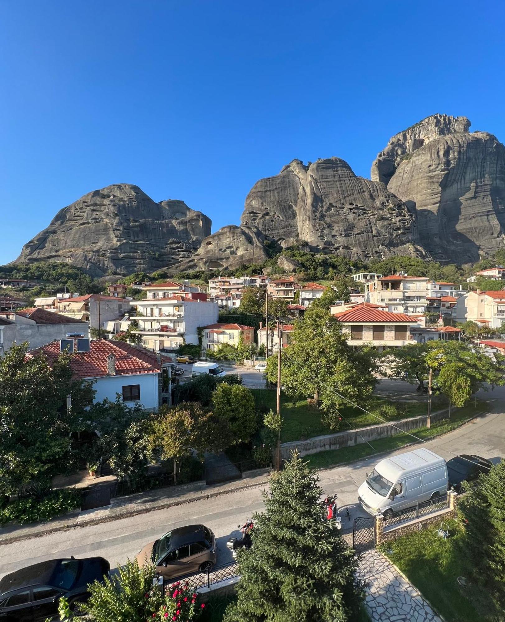 Grand View Suites Meteora Калампака Экстерьер фото