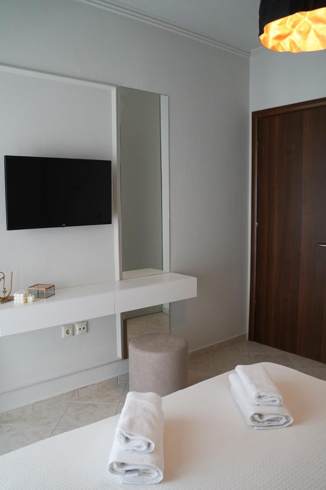 Grand View Suites Meteora Калампака Экстерьер фото