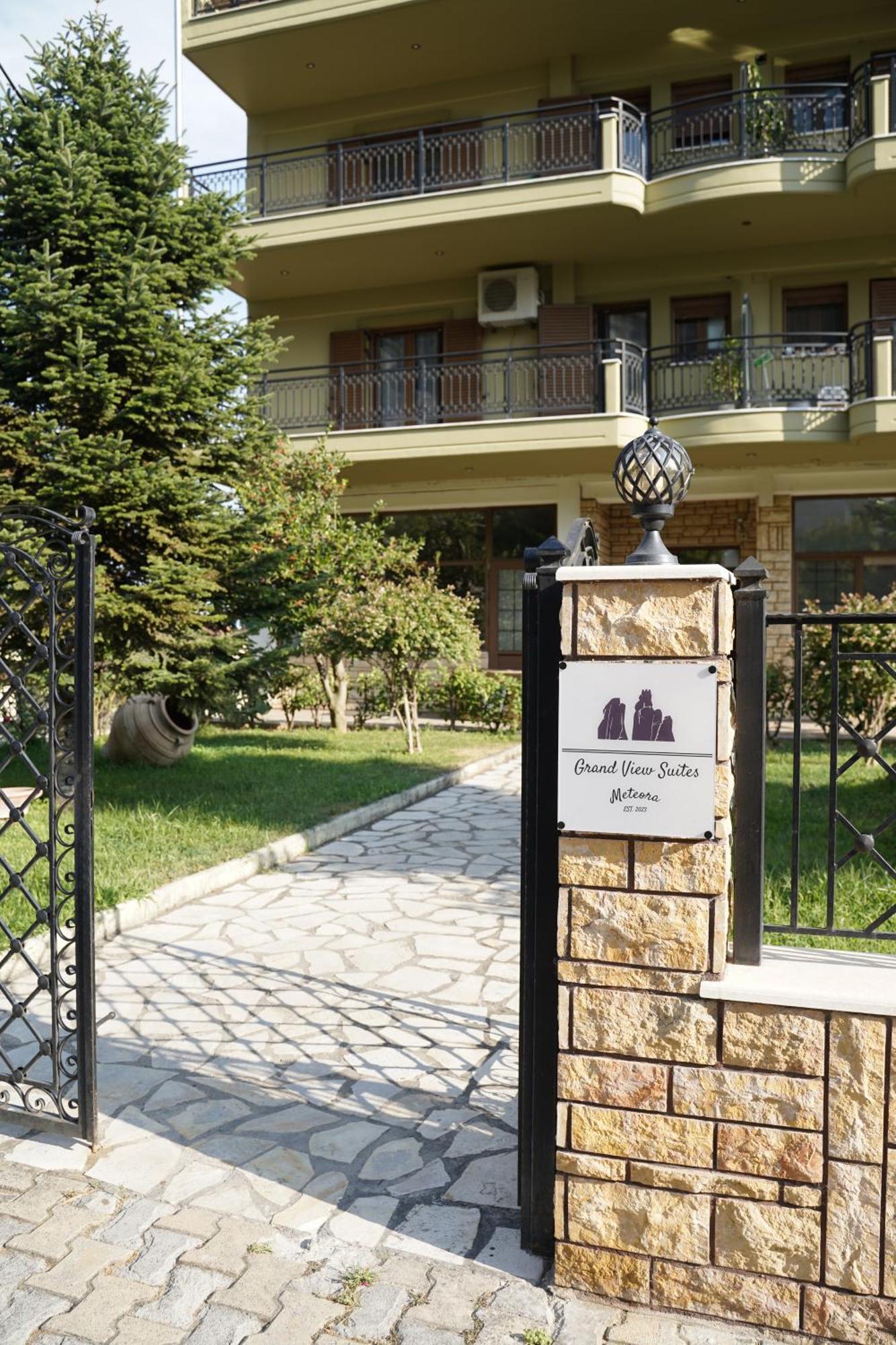 Grand View Suites Meteora Калампака Экстерьер фото